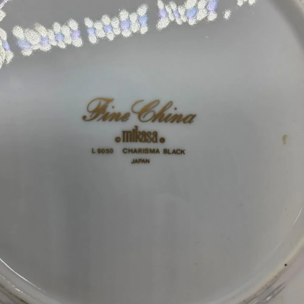 Mikasa charisma black